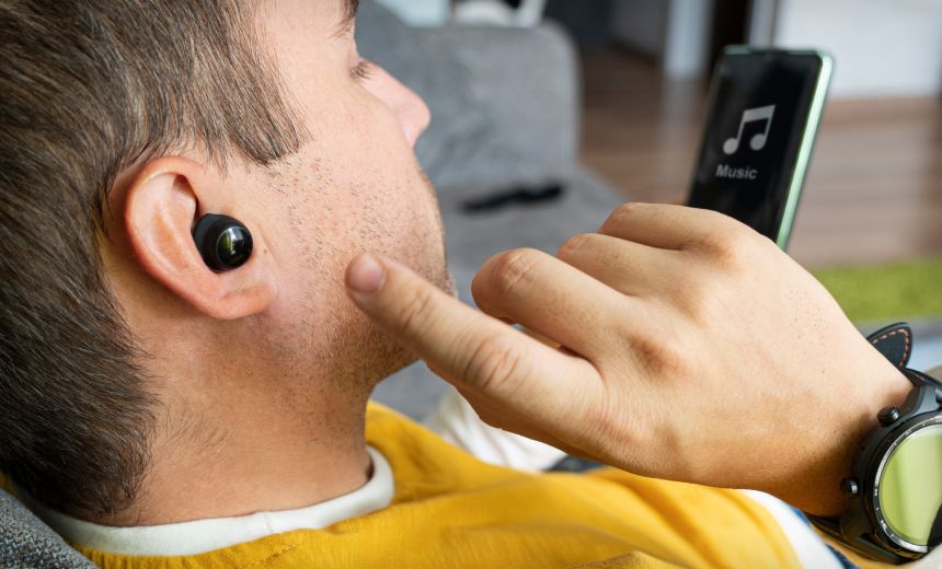 Audio Accessory Flaw Converts Headphones Into Spy Tool