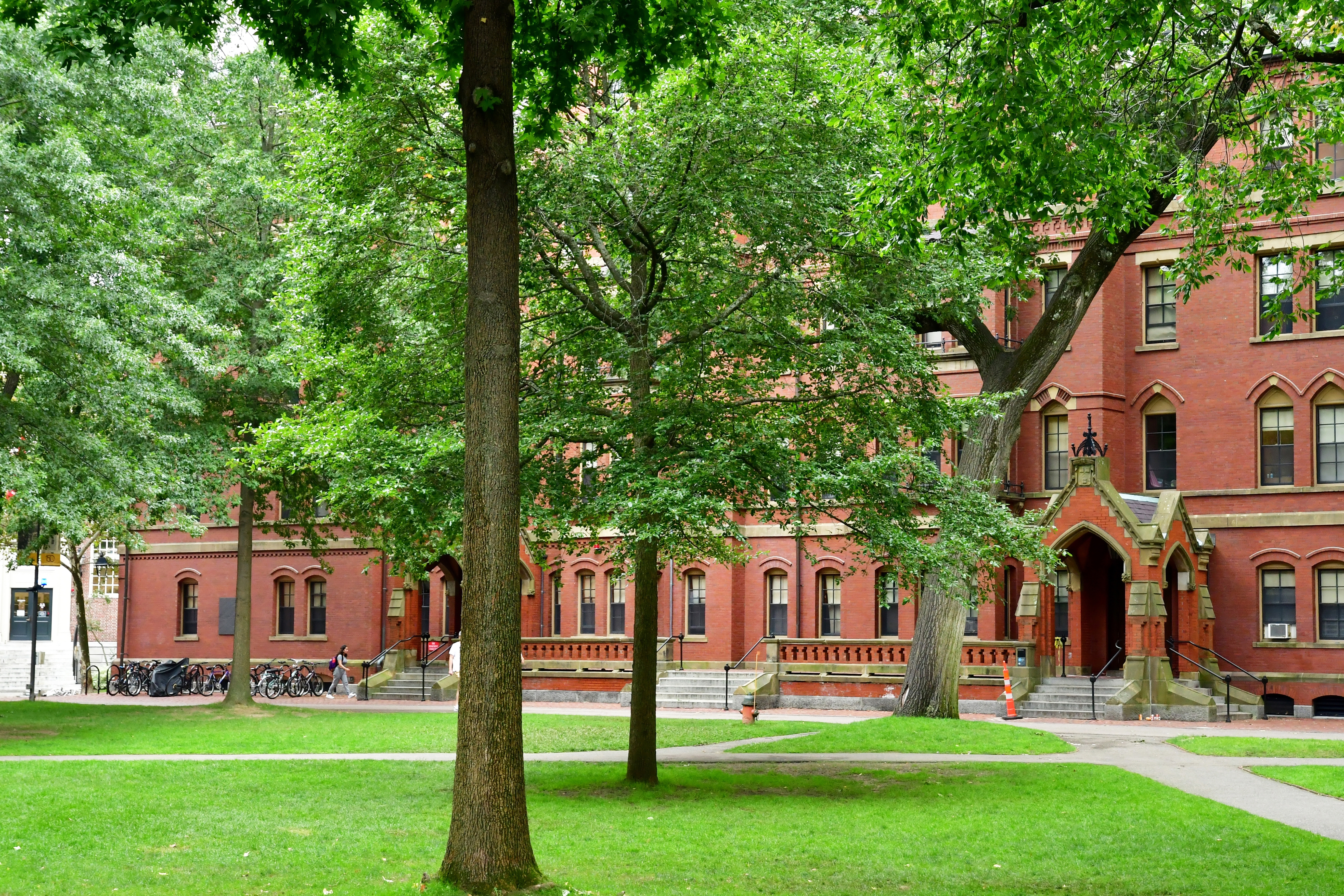 Harvard, UPenn Data Leaked in ShinyHunters Shakedown