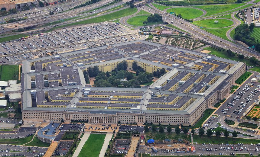 Pentagon uzun zamandır beklenen yüklenici siber güvenlik kuralını serbest bırakır